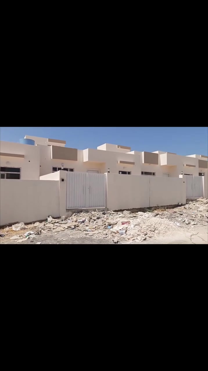 السلام عليكم
يوجد دارين في عين العراق السكني للبيع طابق واحد جاهزان للسكن موقع الدارين متميز وقريب على الباب الرئسي لعين العراق وقريب على الشارع  تابع لشركة بختيار صمد ومتكون من غرفتين نوم وهول واستقبال ومطبخ وحديقة وكراج مساحة كل دار ٢٠٠ متر كما موضح في الفيديو .... سعر كل دار 43 مليون وبه مجال
رقم الموبايل ***********
