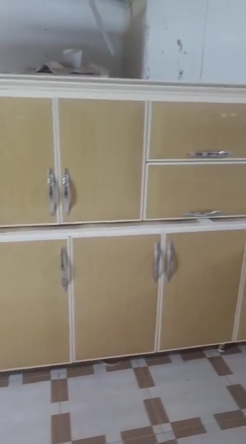 كاونتر المنيوم الارضي مترين و٧٠ الملحق مترين و٧٠ السنك مترين ومكان الثلاجه ومتر و١٠ نظيف جدا هفلان قرب جامع سيد طيب ***********
