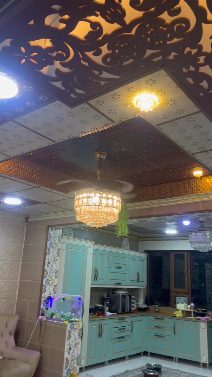 سلام عليكم ورحمة الله هذا البيت في كركوك ستي 1عنوان خلف مرور الجديد دار طابقين 200متر كامل كاشي و قريب جدا من حديقه و قريب من الماركيت البيت كلش راقي والسعر180مليون و بي مجال مع بعض الاثاث طابق العلوي غرفتين و صاله و طابق السفلي ثلاث غرف و صاله البيت فول مواصفات والاستفسار والرقم ***********
