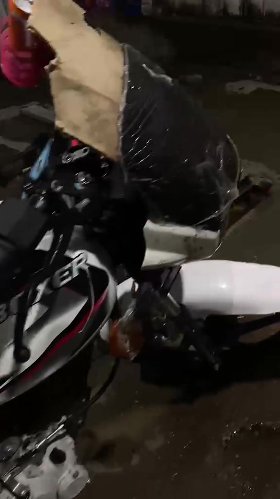 بوكسر • باجاج • الدوره