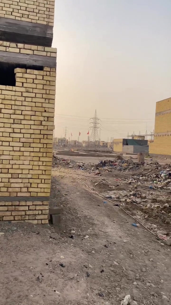 هيكل للبيع الفداء نهايه شارع ابو لبنان قريب على الواقعه المساحه ١٠٠متر مقاطعه ٢٥رقم العقار ٢٥١٢٧
بناء درجه اولى كامل ستاره وبيتونه السعر ٦٧وبيه مجال 
للتصال ***********
