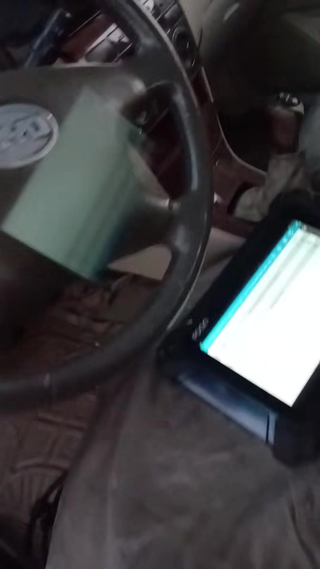 من أعمال الورشة اليوميه ورشة رياض العقيلي لفحص وبرمجة وتشخيص أعطال السيارات بجهازالكمبيوتر رقم هاتف *********** العنوان بغداد العبيدي مقابل بانزين خانه العبيدي
