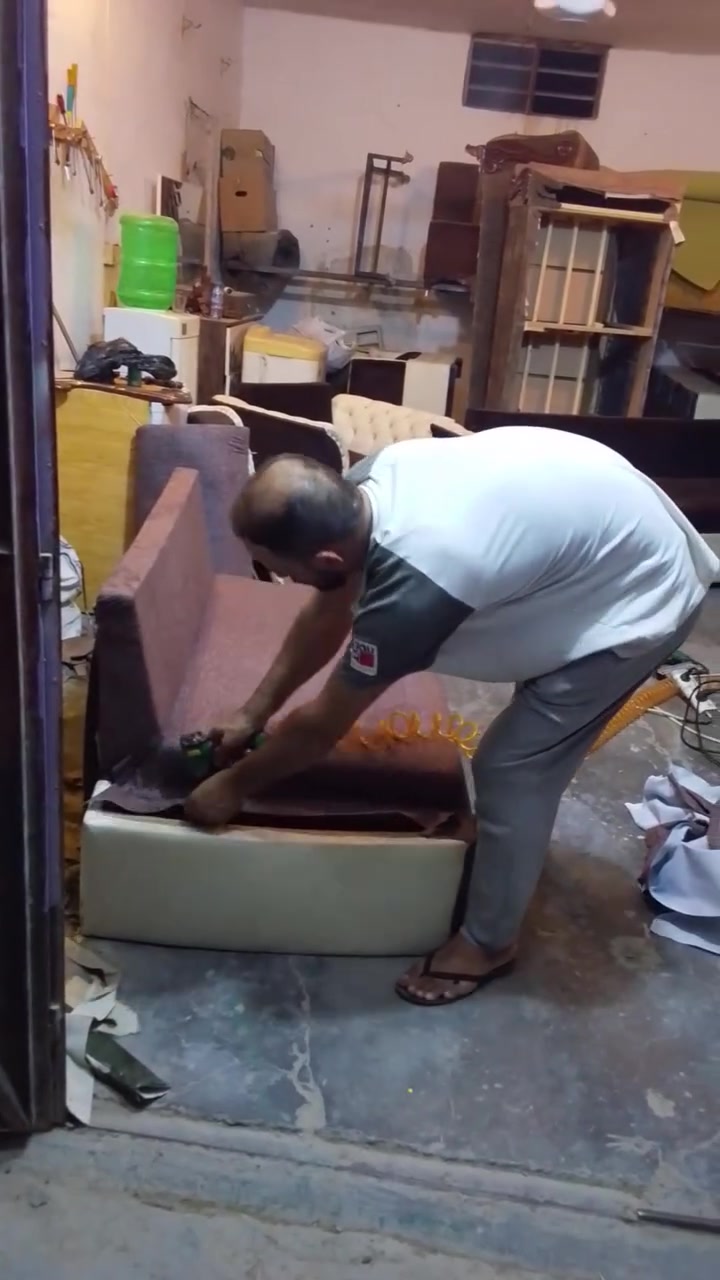 نشتغل كلفت التخومة  والدواوين  دوشمة تصليح تعبان يرجع جديد  يم ابو حمودي الدوشمجي مكاني منصورية الجبل حسب الطلب ***********

