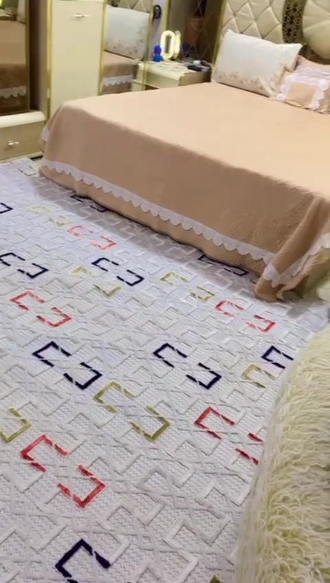 غرفه تركي بعدها جديده يردونها مليون وربع 
@إشارة
