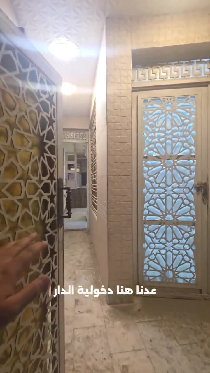 🏠 دار للإيجار  _  المنصور / حي دراغ (العناب)
🏢 3 طوابق 
🏠 غرفة نوم 3 + صالة + مطبخ + صحيات 3 +بيتونة +سطح 2
📏 120 م٢
👨‍👩‍👦‍👦 مناسب للعائلة او شركة
💰 بمليون ونص
📞 للإستفسار : ***********
