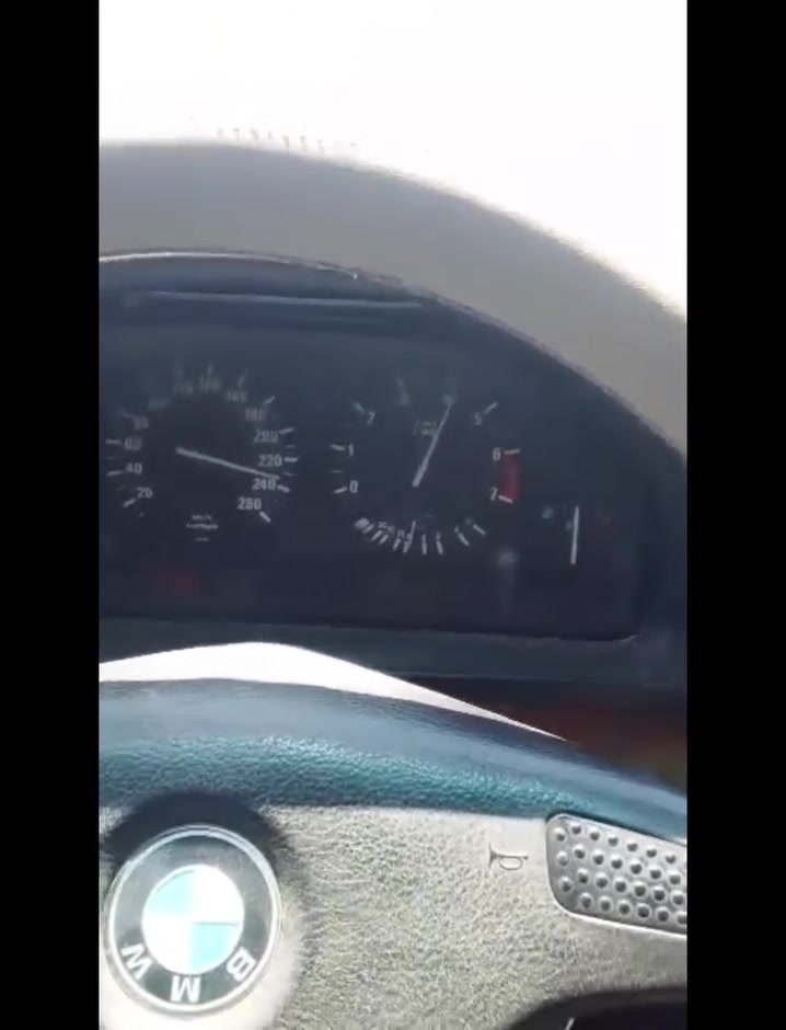 بيع مستعجل بي ام
بي ام دبليو 

موديل 93 

مكينه 735

6 سلندر

سياره جاهزه ونضيفه

كير جديد توني شاده 

تبريد نقص كمبريسر فقط 

تايرات جدد 

صدر امامي نص عمر 

صدر خلفي جديد 

سياره جاهزه ونضيفه 

داخله تعمير

للبيع او مراوس السعر 40 وقابل للتفاوض المكان كربلاء المقدسة 

للاستفسار الاتصال على الرقم *********** موجود واتساب
