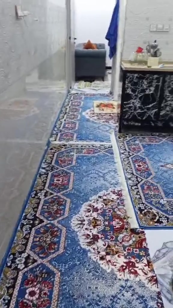 سلام عليكم بيت للبيع زراعي سند25 مساحه 70متر 3غرف  وحدا ارضي  وستقبال مطبخ صحيات 2سطح 2  حولي مثل ما موضح كدامكم العنوان الدوره نهاية شارع 60 اي تفاصيل هاذا اتصال ع هاذا رقم***********
