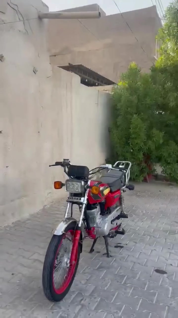 دراجه جديده ما مفتوح برغي بيه مكفوله عل فحص إذا مفتوح المحرك تاخذه بلاش 2022 مقدم دسك دراجه شخط ما بيه ب٥٥٠ وبيه مجال عنوانه كوفه نجف جيب فيتر وتعال إذا بيه نقص برغي تاخذه بلاش ***********
