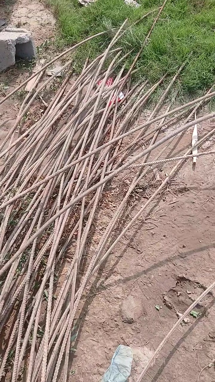 شيش مستعمل • ٦متر • بلاش
