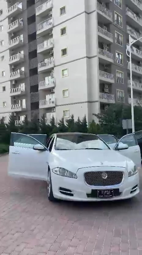 Jagwar xjl 2015
***********
