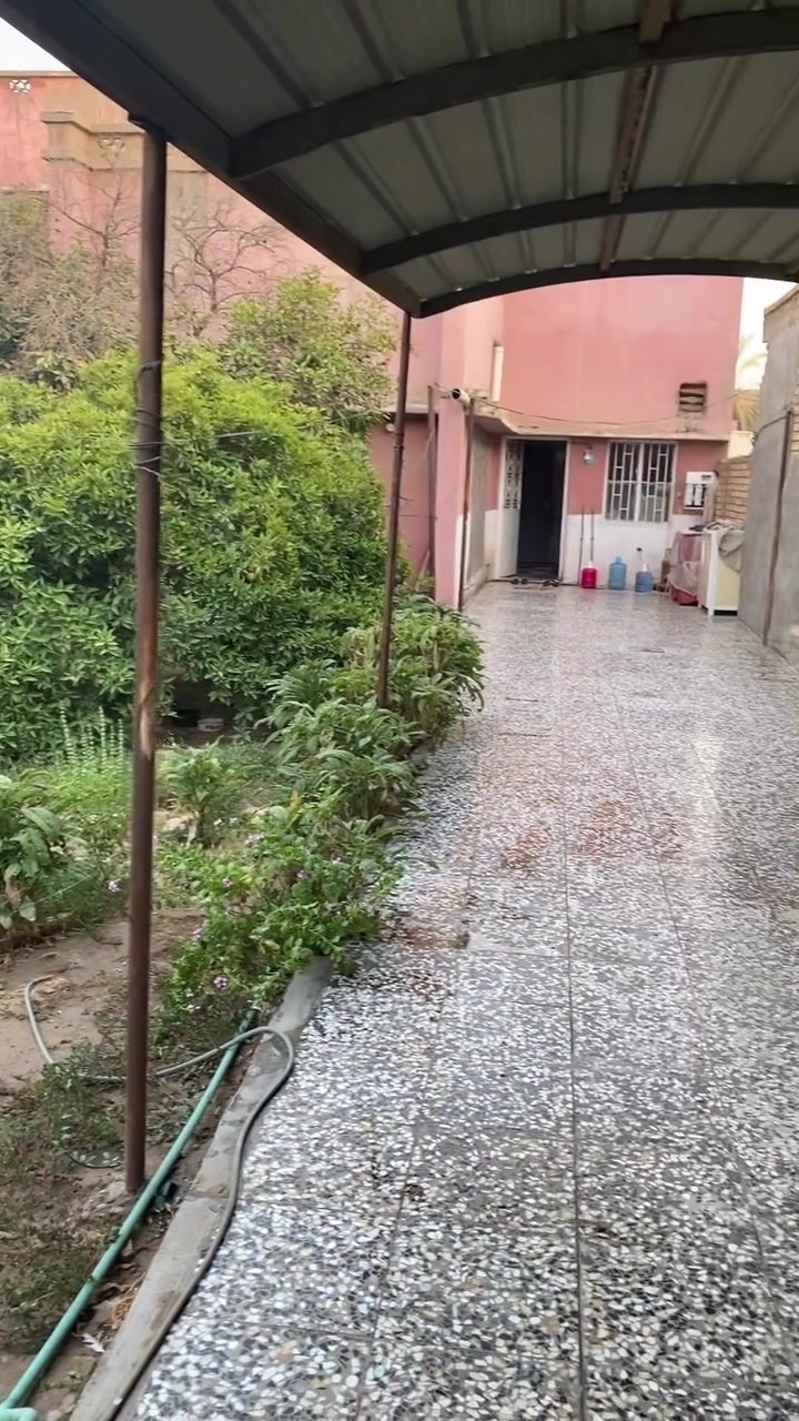 السلام عليكم
يوجد بيت للبيع في حي ابو جوعانه موقع مميز جدا وقريب علئ الشارع العام 
المساحه الكليه 480 م  
البيت مرمم وجاهز للسكن 
العنوان في الفديو 
باقي التفاصيل الاتصال علئ الرقم 
***********
