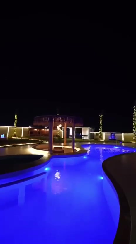 متوفر حجوزات طيلة ايام الاسبوع 
ڤيلا Vip راحه وامان 
✨✨✨✨
للتواصل والاستفسار واتساب 
***********
📍ابو غريب
