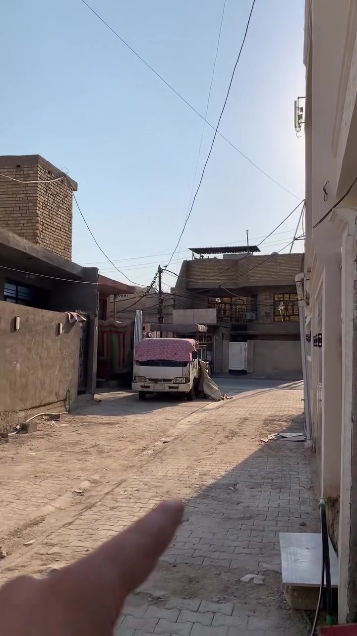 بيت ٥٠ متر تسليم مفتاح
موقع دوانم شارع ابو دراج دربونه اوله على يمنه 
بيت كامل كل نقص ما بي سعر ٤٣ و بي مجال للتواصل 
على الخاص او رقم ***********
