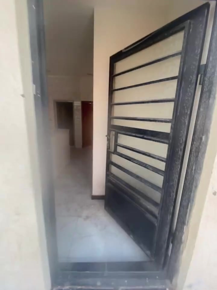سويت لايجار شارع كليه الفرابي يحتوي على غرفه نوم صاله مطبخ خدمات بدل الايجار 350 لاستفسار *********** طلاب موضفين
