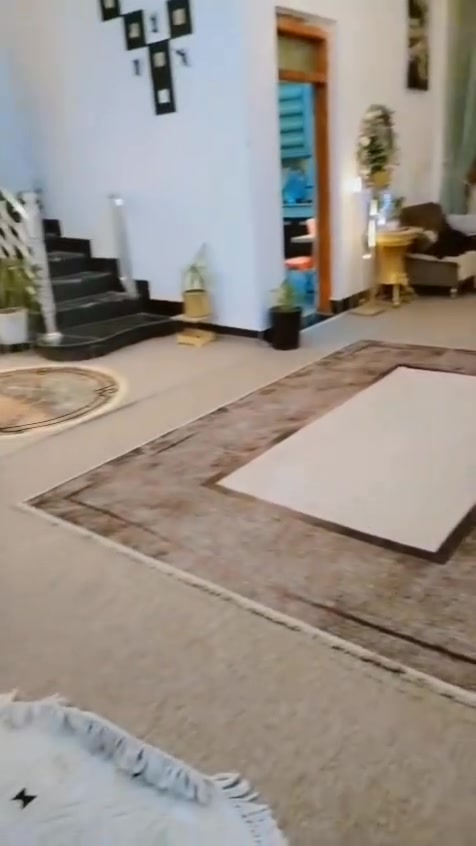 بيت زراعي للبيع في حي الجوادين مساحته 350 متر طابوك كونكريت مع مشتمل غرفتين وصاله ومطبخ وصحيات النزله الأولى سعره 110 مليون 
***********
