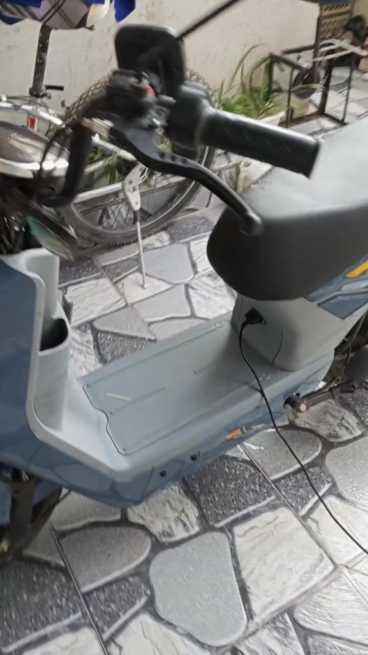ماطور شحن نضيف حجم 16شغال 4بطاريات 
سويج 1بصمه كارت اشاير لايت هورن.كله شغال شرط السعر 350بي مجال موصل حي السماح/***********
