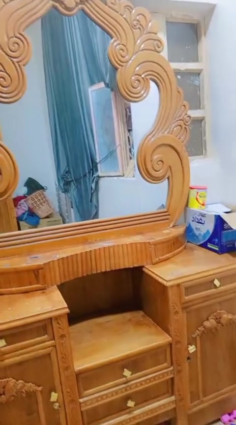 غرفة • بغداد شعلة • قابل تفاوض