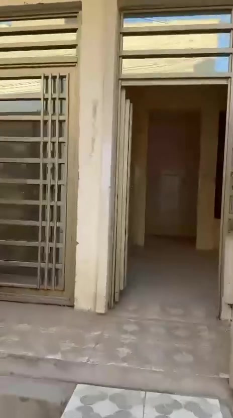 بيت اليجار مساحه ٥٠ متر غرفتين وصاله ومطبخ بيت جديد مكان البيت حي دجله السعر ٥٠٠قفل عنوان المكتب شارع ستين رقمي ***********. البيت صاير بشار ٢٥
