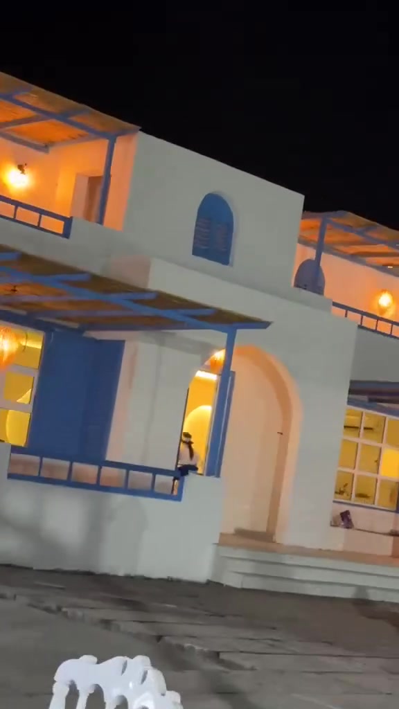 عرض لفتره محدوده 

مزرعة oia (موثقه في تطبيق اجرلي)

سعر شفت مسائي ١٥٠ الف

مزرعه بالتصميم اليوناني العريق

تحتوي على عدة جلسات خارجيه وداخليه 
وايضآ على غرفتان نوم نظام سويت مكيفه 
وصاله كبيره تحتوي على تلفاز
ومطبخ يحتوي ( طباخ منضدي - فرن للشواء - ثلاجه )

ويوجد ايضآ على مكان للشوي  (باربكيو)

وحديقه كبيرة  
تحتوي على بلي ستيشن

واخيرآ وليس اخرآ مسبح كبير  وتوجد جلسه داخل المسبح 
وايضآ  مسبح اطفال بعمق ٥٠ سم

للحجز والاستفسار 
***********

موقع المزرعه 
(ابو غريب ١٠ مناصير)
استخدم Waze للقيادة إلى مزرعه: https://waze.com/ul/hsvzmekzv9

