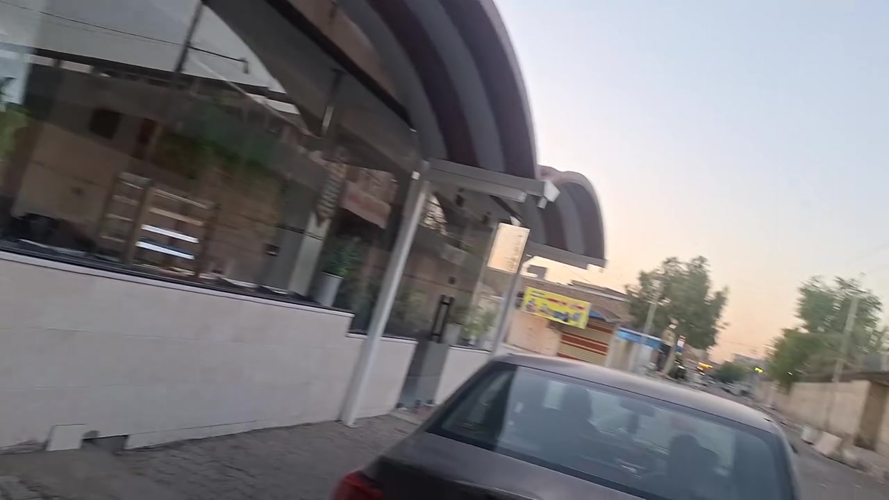 محلين للبيع للبيع  يصلح مطعم او صيدليه بغداد شارع ٦ مقابيل مستشفى الكرامه باب الاستشاريه والطوارئ للاستفسار الاتصال عالرقم ***********
