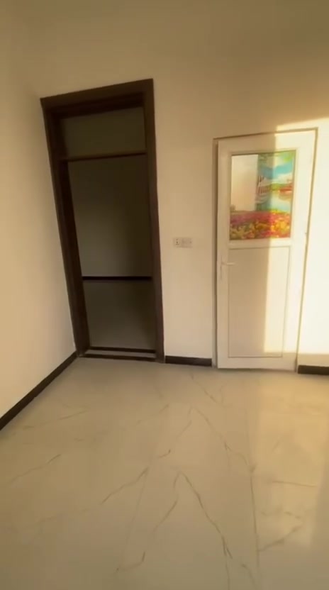 السلام عليكم 
شقة للايجار تحتوي على غرفتين نوم 
الموقع الزهور /شارع مستشفى الطفل
السعر ٧٠٠ الف
***********
