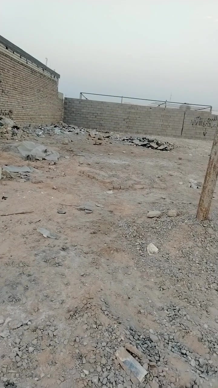 سلام عليكم قطعت ارض في منطقت لحميدية المساحة 100 ثنين الوهج 5 ونزال ٢٠ شارع الكهرباء
***********
