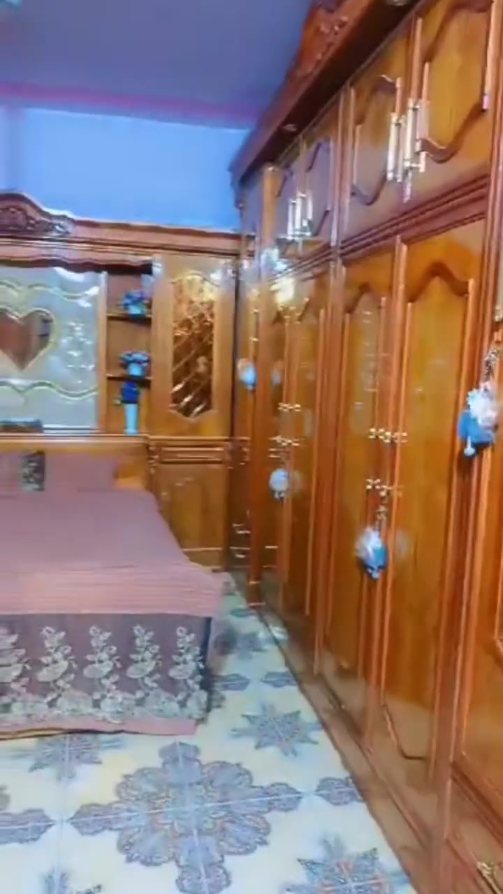غرفة نوم للبيع السعر خاص او تواصل وتساب 
***********
