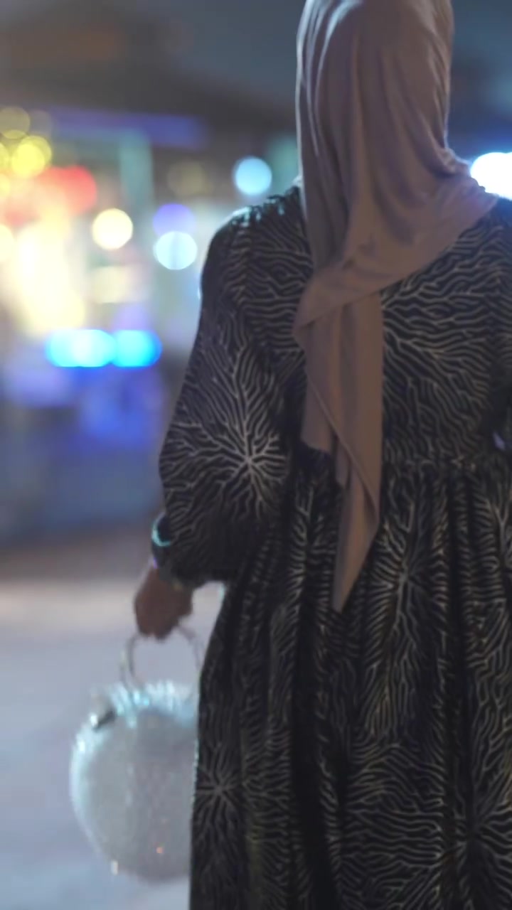 الأبيض عنوان الأناقة 🤍✨
حقيبة ناعمة بتفاصيل راقية، تضيف لمسة فخامة لكل إطلالة وتخلي ستايلج أكثر أناقة وتميّز 🤍👜

اختاريها لإطلالاتج اليومية أو مناسباتج الخاصة… لأن الأناقة تبدأ من التفاصيل ✨

إذا عجبتكم الحقيبة 🤍✨
لا تنسون اللايك حتى يوصل المنشور لأكبر عدد 🫶🏻
