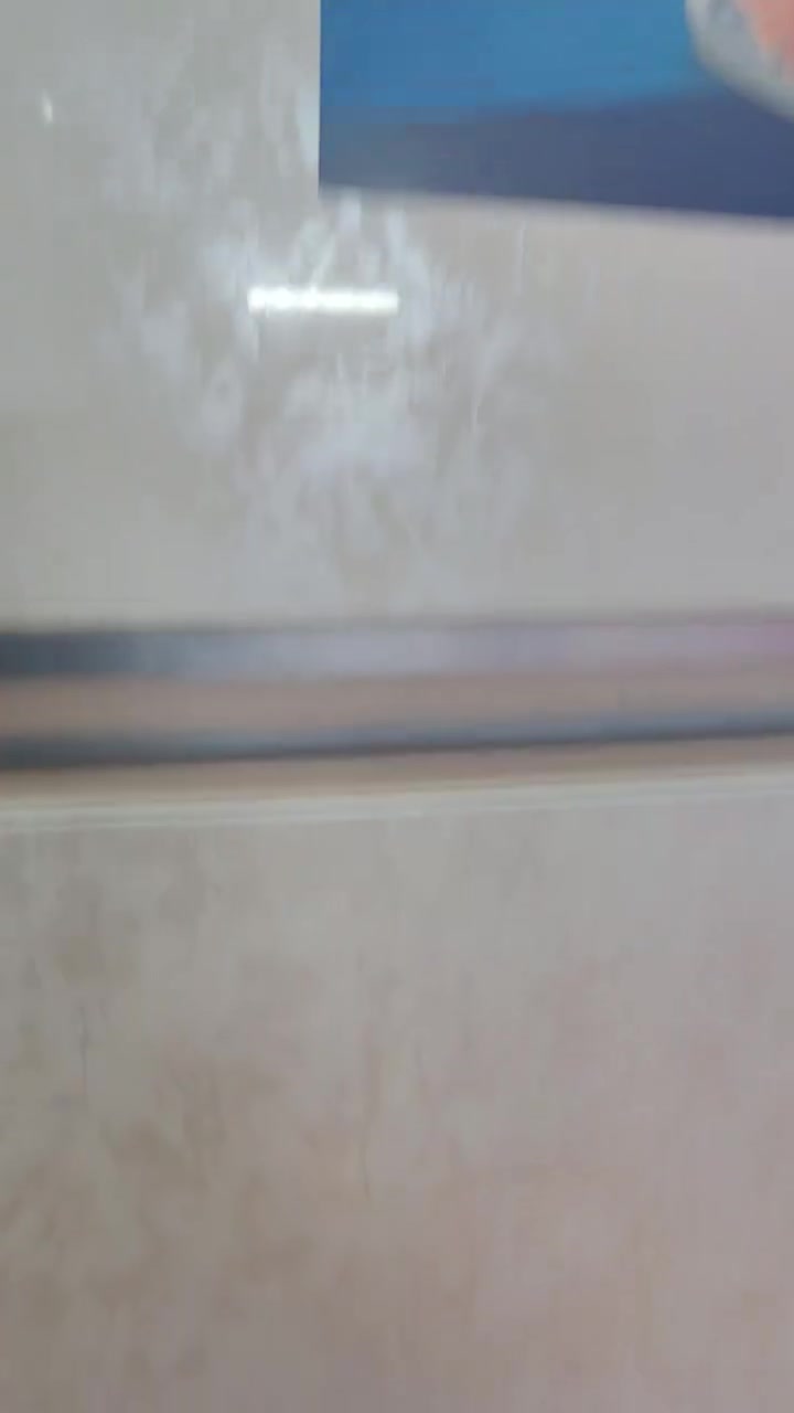 ثلاجه كبيره للبيع جديدة بالكرتون ***********
