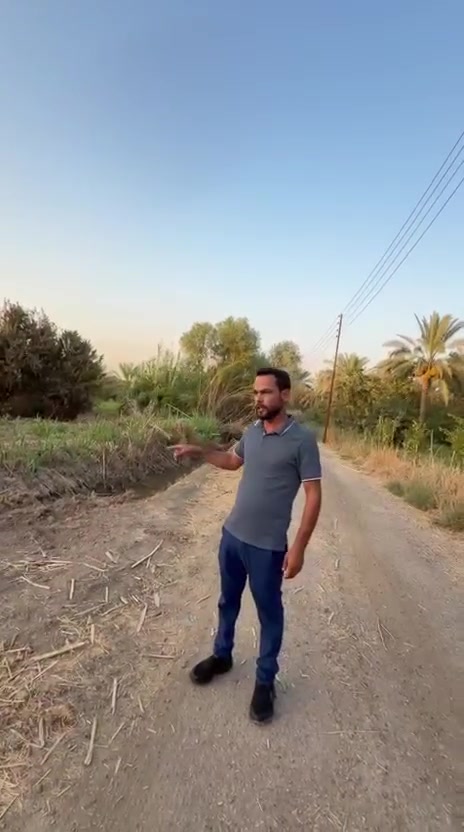 السلام عليكم ورحمة الله وبركاته 
ارض دونمين وربع للبيع وجه 31مع نزال. مشجره تفاح وحمضيات   جنس الأرض عقد 35.  المكان بغداد المدائن الجعاره  قرب الشط   الاستفسار اتصل ***********. ابو عيسى
