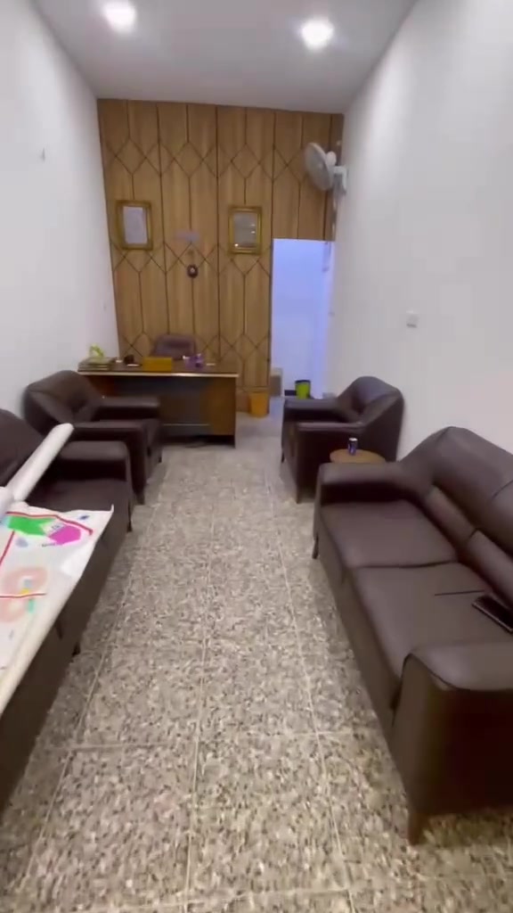 السلام عليكم
مكتب عقار للبيع في السيديه يحتوي على تخم وميز وخرائط وسبلت
وايجار مدفوع ل11/1
وموقع حيوي 
على شارع الصناعه 
السعر3مليون وبي مجال
للاستفسار اتصل ع هاذه الرقم
***********
