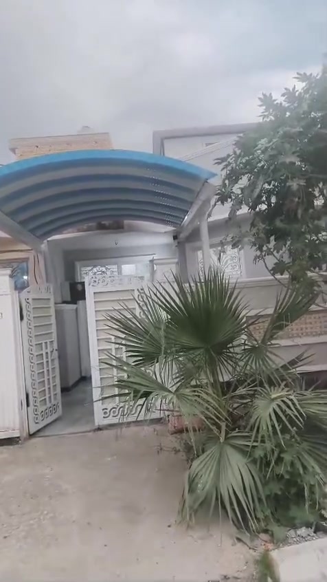 بيت للايجار الاسكان الصناعي النزله الاولى  المساحه 120 متر للاستفسار ***********  او ***********

