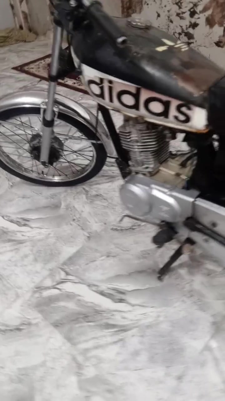 سلام عليكم درجة نامه متياز البيع (درجة (وراق صوليه) درجة ما نقصه شي بس نكر تلع درجه نضيفه سعره ب 375وبي مجال مكاني طبر تصل ***********
