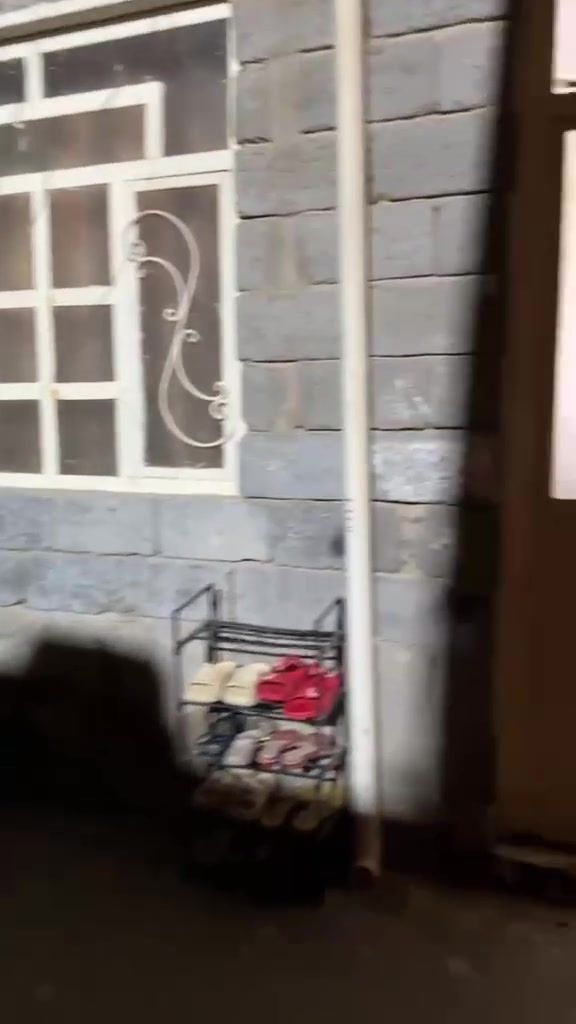 بيت للايجار
١٢٥ متر 
غرفه 
وهول 
ومطبخ 
وصحيات 
وفوك بيتونه ومخزن
بغداد خرنابات يم مدرسه النجد 
للتواصل واتساب
***********
