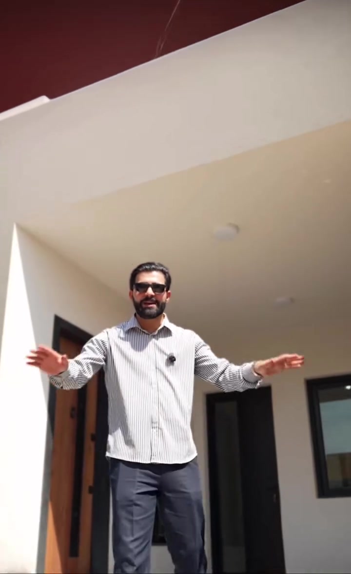 دار للبيع
في مجمع نيروز النجف السكني

مساحة ٢٠٠م

يقع الدار على السنتر الرئيسي

مقابل حديقة+مستوصف 

واصل ٥٥ مليون 

يباع بتطلوعة مناسبة 

للاستفسار اكثر 

***********
