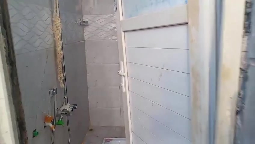 بيت للايجار حي القدس قرب الكلمه الطيبه مبلغ الإيجار ٣٥٠ الف ***********
