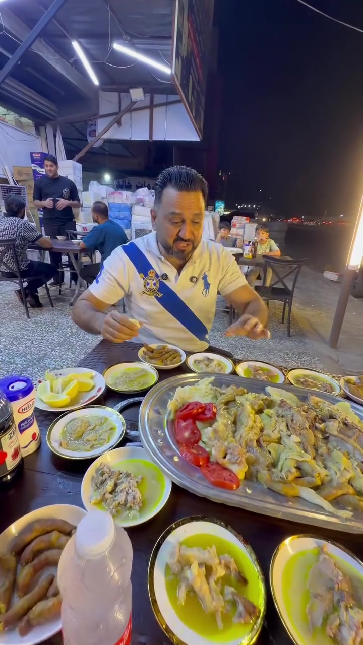 بس ب20 الف من من منطقه الحريه   باجه الهنا   صينيه ام العراوي   بيهه نص  راس باجه  ونفر  فراسم  عجل وكل هاي ترتيب  كدامكم  تنزل الك ضيافه    خل ياكل الفقير  عمي بلاش والله   اطيب باجه  بغداد   روحو عليه اليوم   فتح  باداره جديده   وفقط فرع الحريه والغزاليه اني مصورهم  فقط     رقم باجه  الهنا‭***********‬
