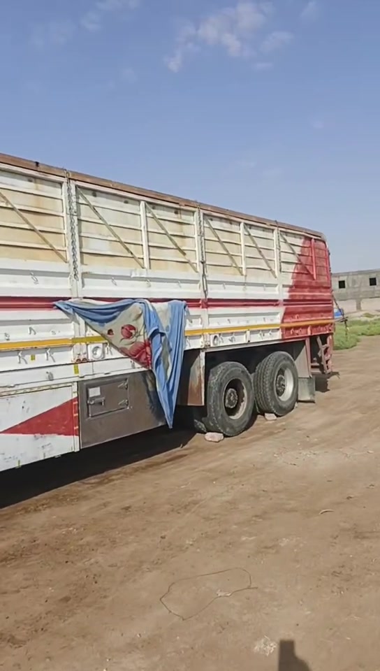 السلام عليكم عربانه حداديه للبيع وترهم مراوس بعربانه اربع محاور حداديه وبالفر ق يلعب ***********
