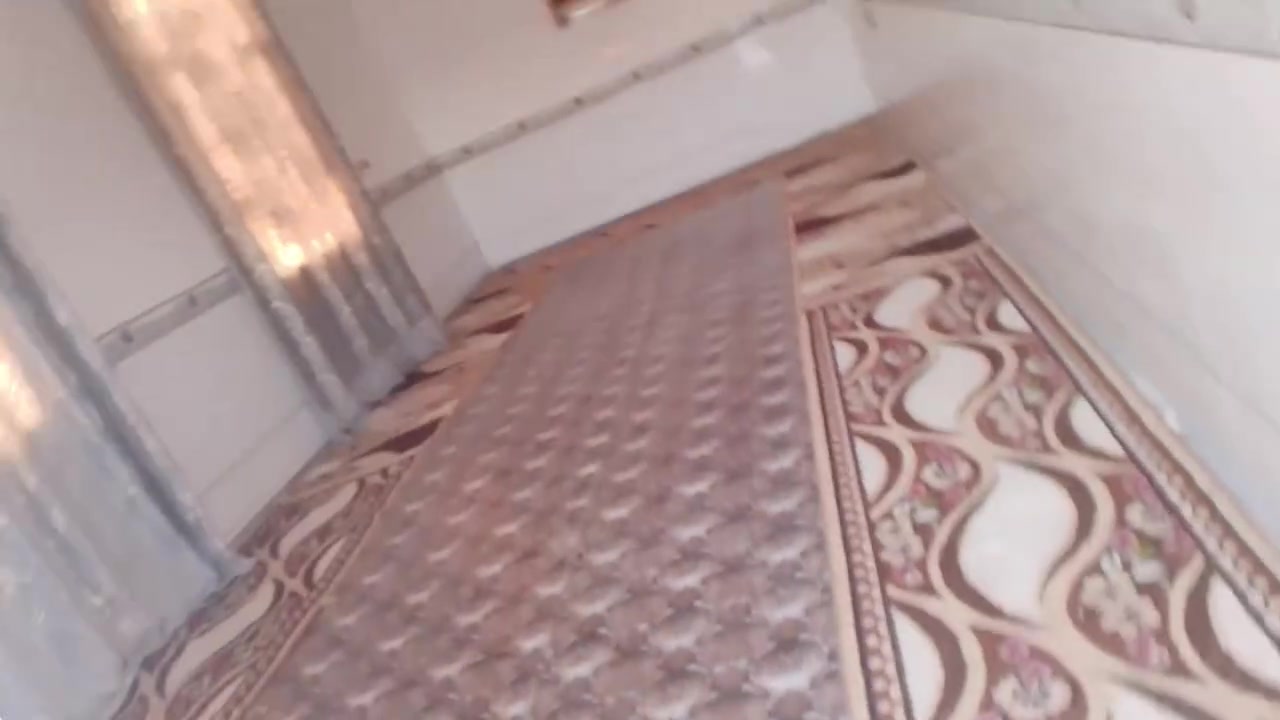 بيت يم لبراز للبيع 3غرف وصاله ودوانيه ومطبخ وصحيات كله سراميك لبيت صب كونكريت فوك وجوه معه دونم وربع لشراي يتصل عل رقم (***********)
