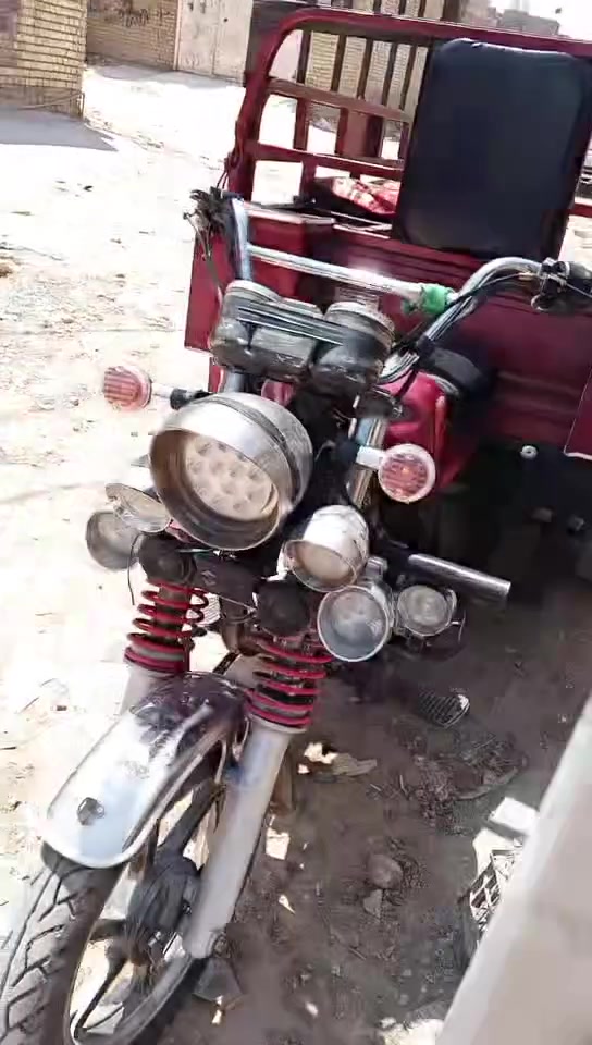 السلام عليكم للبيع مكان بغداد راح اخلي رقمي اتصال على هذا الرقم *********** الله شاهد شباب محتاج ورده بيه
