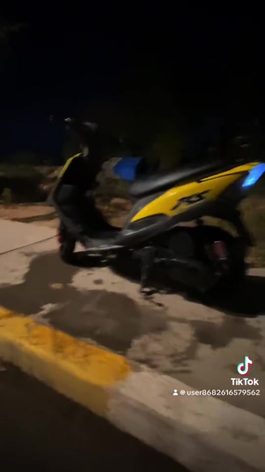 للبيع او مراوس بدراجه نامه 
ماكس عدله لبيع  دراجه كامله مكمله كل نقص ماكو دراجه بل واقع احله من صور مكينه ناعمه  تايرات جدد كهربائيات شغاله دراجه مكينه مفتوح مسوي (ولفات فقط)  حته ما مبين مفتوح  مكاني بابل سده الهنديه العلكايه سعر 480 بيه مجال حك جيه رقم***********
وها انطيك بيها شلعه ، وترايك لربيل
