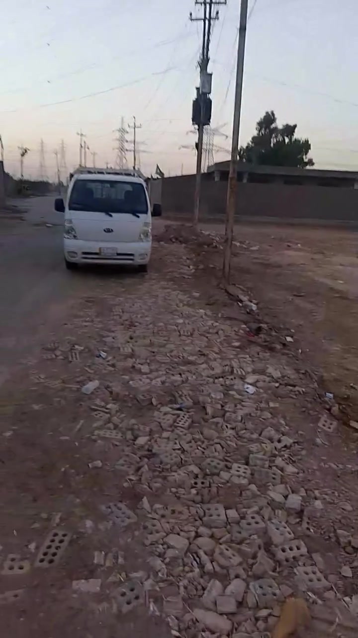 السلام عليكم دونم للبيع خدمات كامله كهرباء ومي وتبليغ العنوان قرب السيطره حاليا مال نهروان هذا رقمي استفسار اكثر***********
