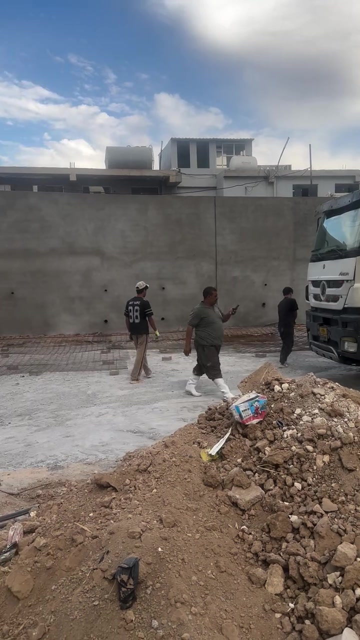 روژ ستيRojCity
كراج سيارات جديدة ان شاء الله 
يم عمارة C
