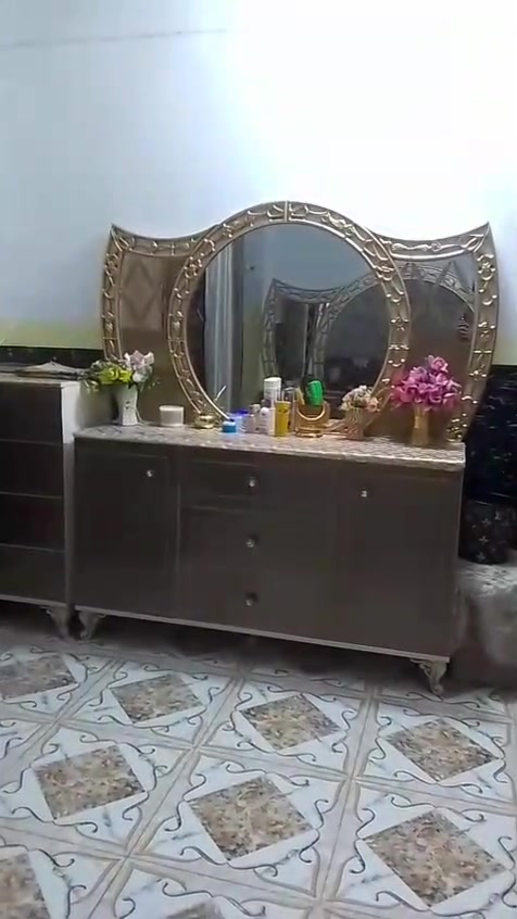هاي الغرفه للبيع سعر مليون اوروبا
***********
