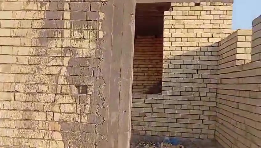 بيت للبيع في مجمع الوفاء C 100 متر موقع مميز قريب على المدراس
مقدمة 33 فقط وباقي مبادرة أو قسط للشركة حسب رغبتك للتواصل ***********
