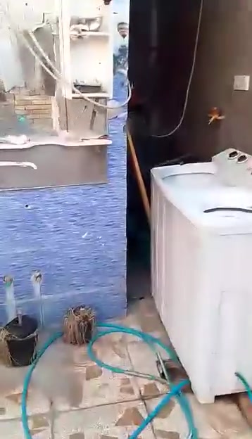 بيت تجاوز نضيف كلش كهرباء وطني خطين مجاري جديده تبليط لسقف سندويج جديد مساحه 90 واجه 7 يخبل كافه الخدمات للتواصل *********** قرب سوك الكماليه حي الامل
