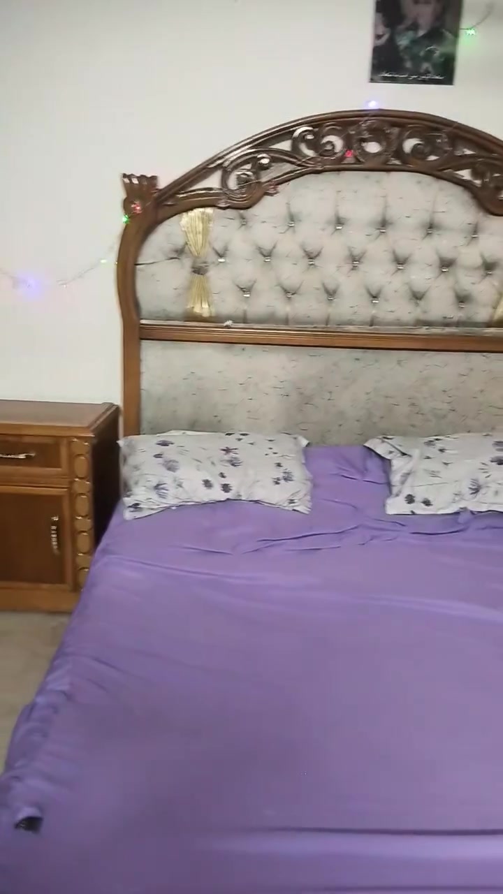 سلام عليكم غرفه صاج عراقيه للبيع مو سوكيه خشب ثقيل تخبل جديده مابيهه تصليح مكاني الدوره هور رجب السعر 900بيهه مجال اعيد واكرر غرفه مو سوكيه ***********
