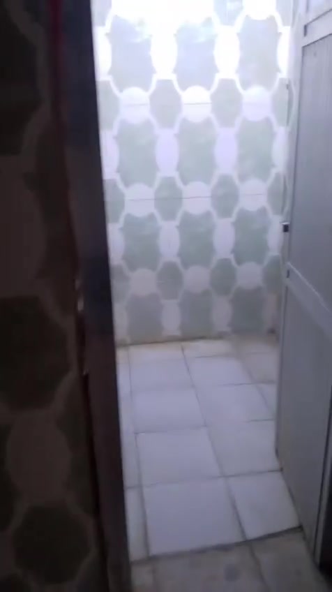 بيت نضيف مرمم بحي الشهداء عالشارع الرئيسي يكفي عائله ازغيره مساحته 100

***********..ايجار 350اقرب نقطه داله جامع المحسن
