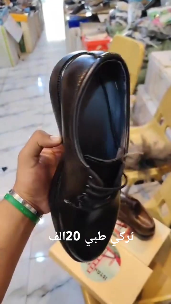 ملابس • بدون تفاصيل