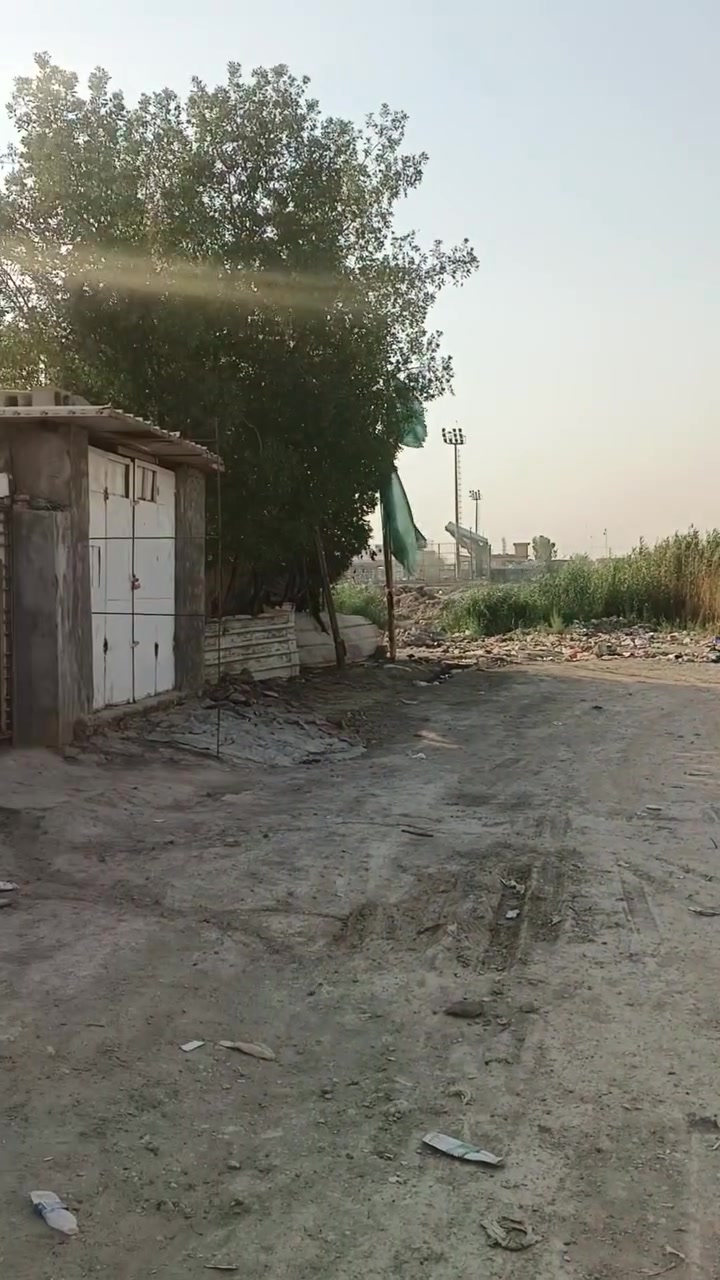 السلام عليكم بيت تجاوز يحتوي على غرفه وعلى مطبخ واستقبال البيت بس الغرفه ساندويتش والاستقبال والاستقبال صب بغداد ناحيه الوحده قرب بسمايه البيت ثاني بيت على الركن السعر 10 وبي مجال ***********
